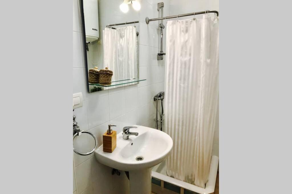 Tgh Acogedor Loft En Malaga Apartment Luaran gambar